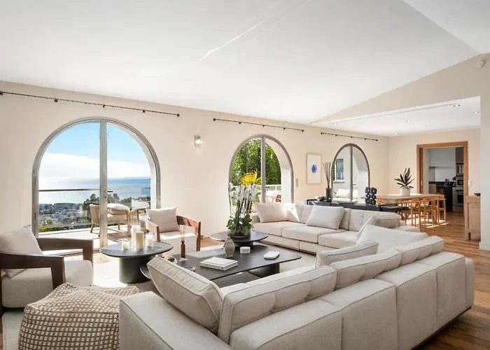 Ref 2138 - - Sea View