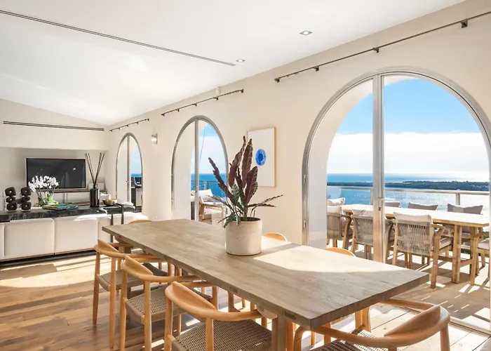 Ref 2138 - - Sea View Villa Cannes