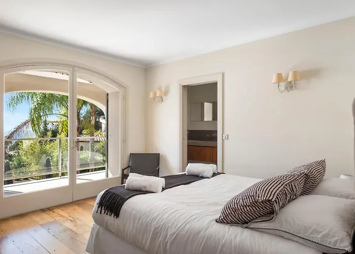 Ref 2138 - - Sea View Villa Cannes