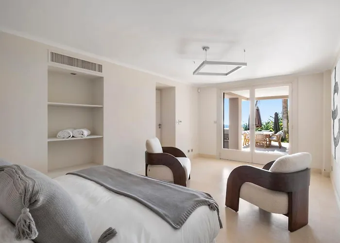 Ref 2138 - - Sea View Villa Cannes